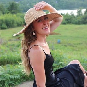 Meet your Posher, Halie